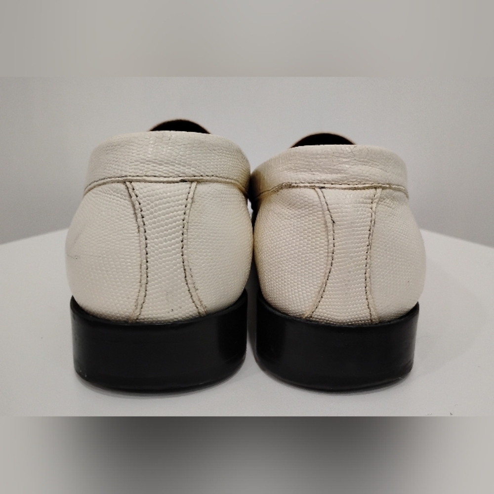 SANDRO PARIS PEBBLED WHITE LOAFERS - Picture 5 of 11